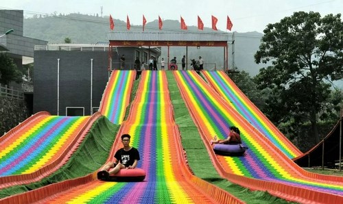 靖边彩虹滑草